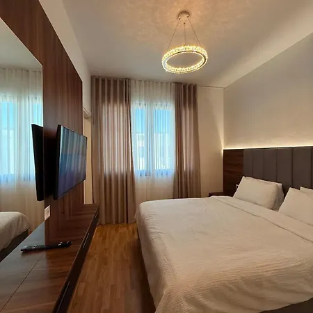Βίλα London Pool Luxury Golem (Tirana)